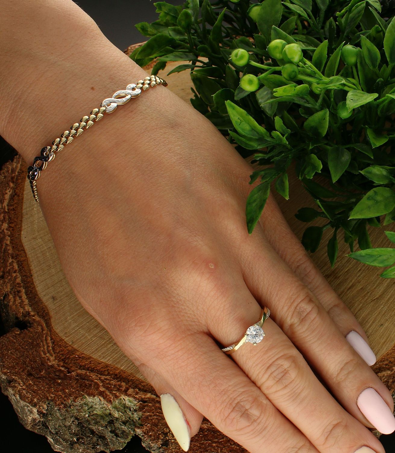 Bransoletka złota 333 o nowoczesnym wzorze BR 3570 333.  Bransoletka złota damska. Złota bransoletka na rękę. Złota bransoletka damska klasyczna. Bransoletka damska idealna na prezent. Damska bransoletka złota na każdą okazję (1).jpg